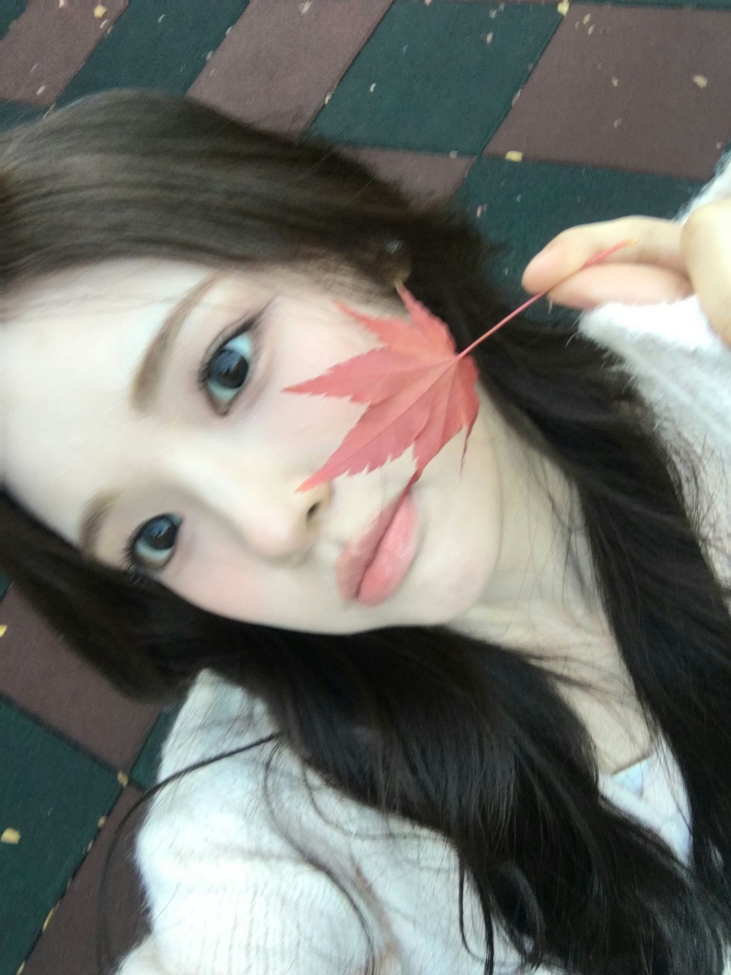 A moment captured by Yuha (Hearts2Hearts)'s fan