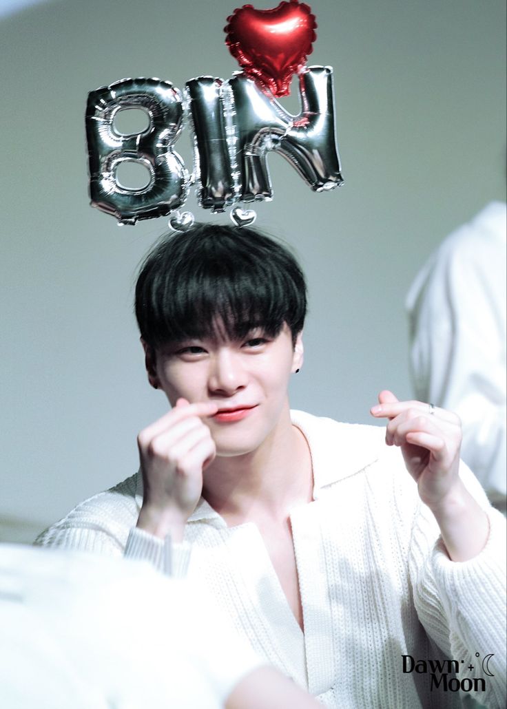 Latest photo of Moonbin (ASTRO)