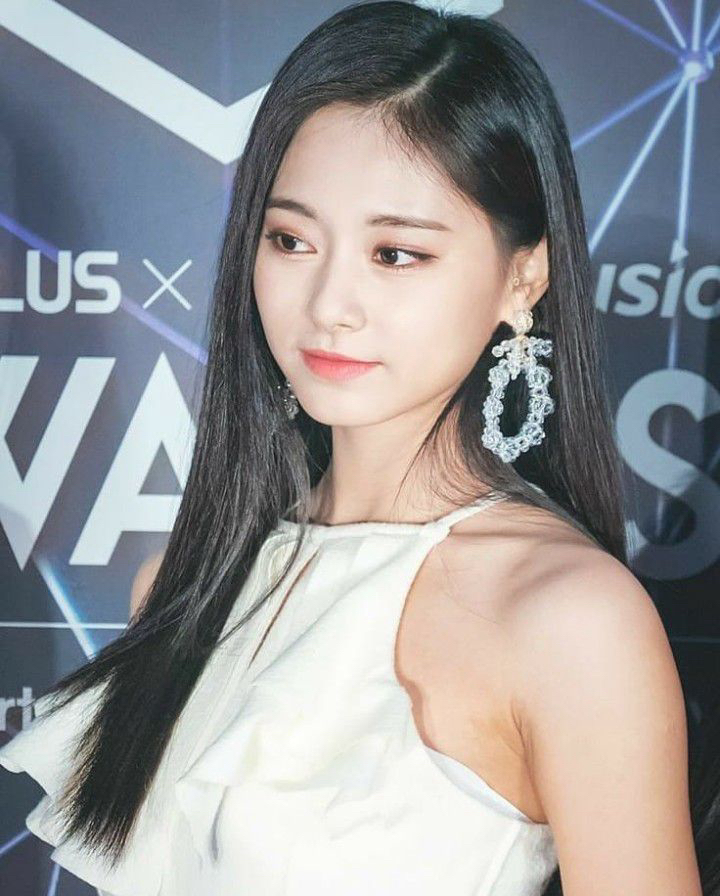 쯔위 (TWICE)의 비하인드 컷