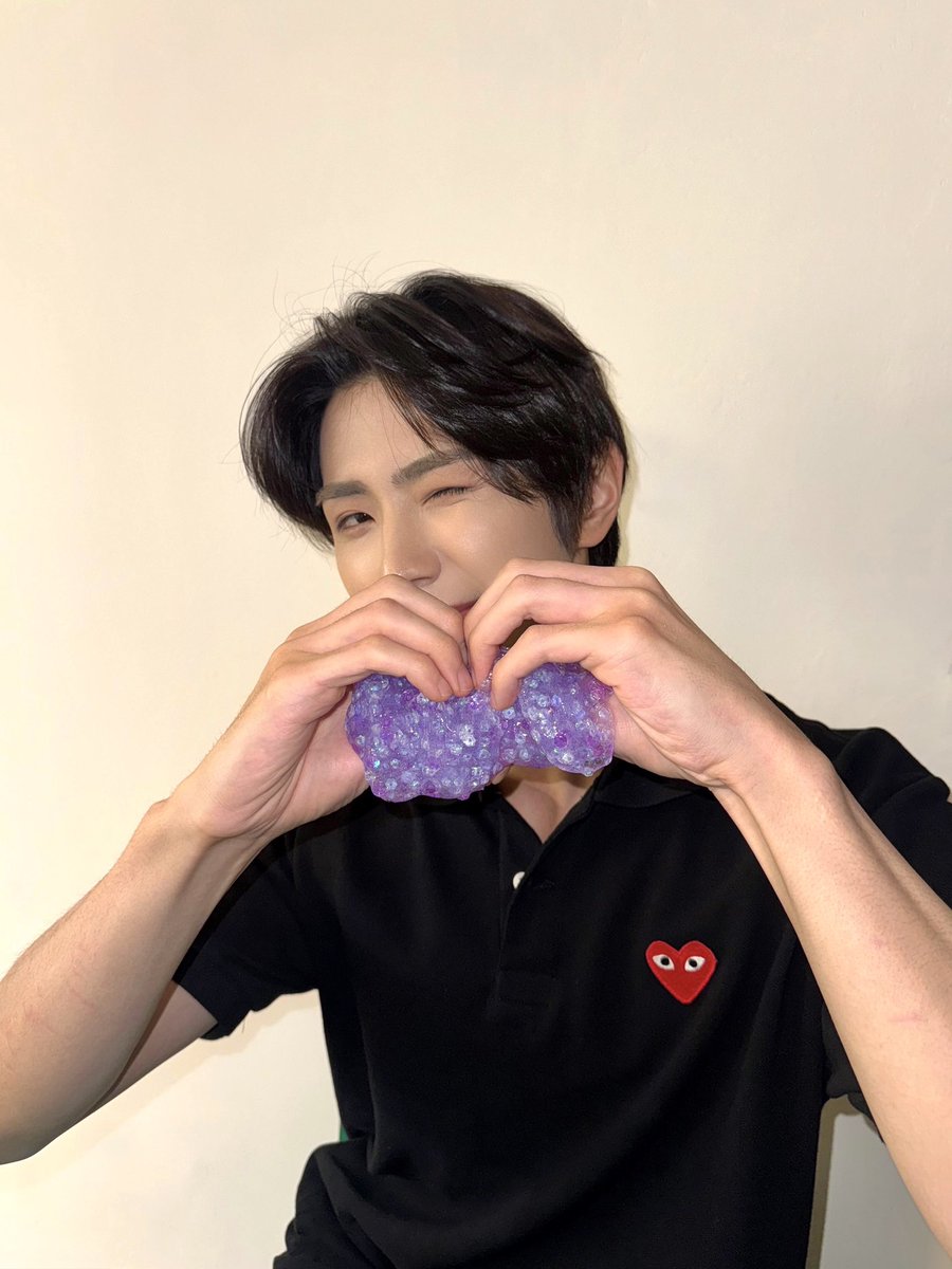 Behind-the-scenes cut of CIX