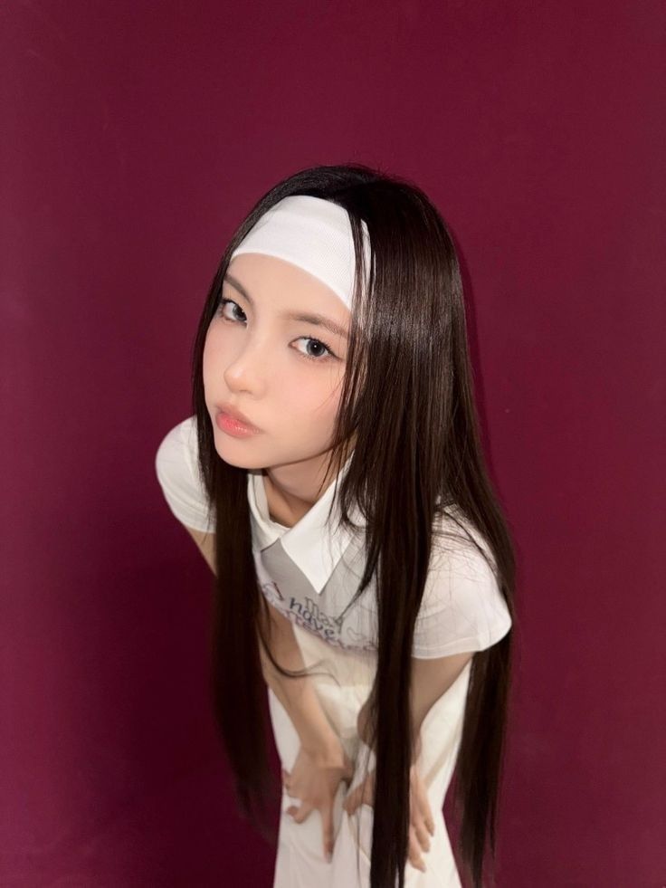 Recent activity shot of Yunah (ILLIT)