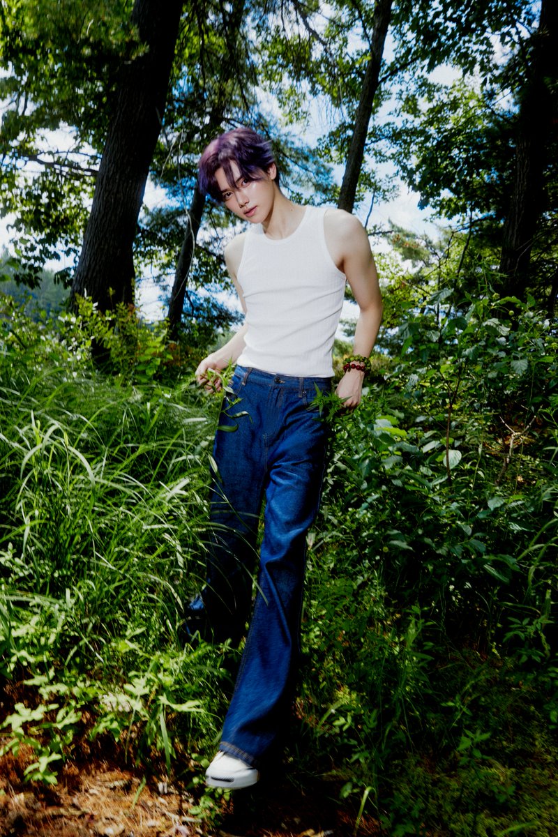 A moment captured by CRAVITY's fan