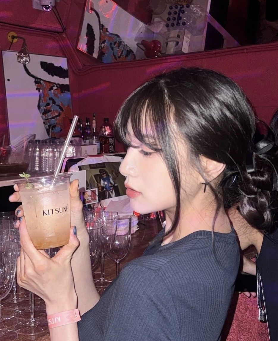 A moment captured by Oh Hayoung (Apink)'s fan