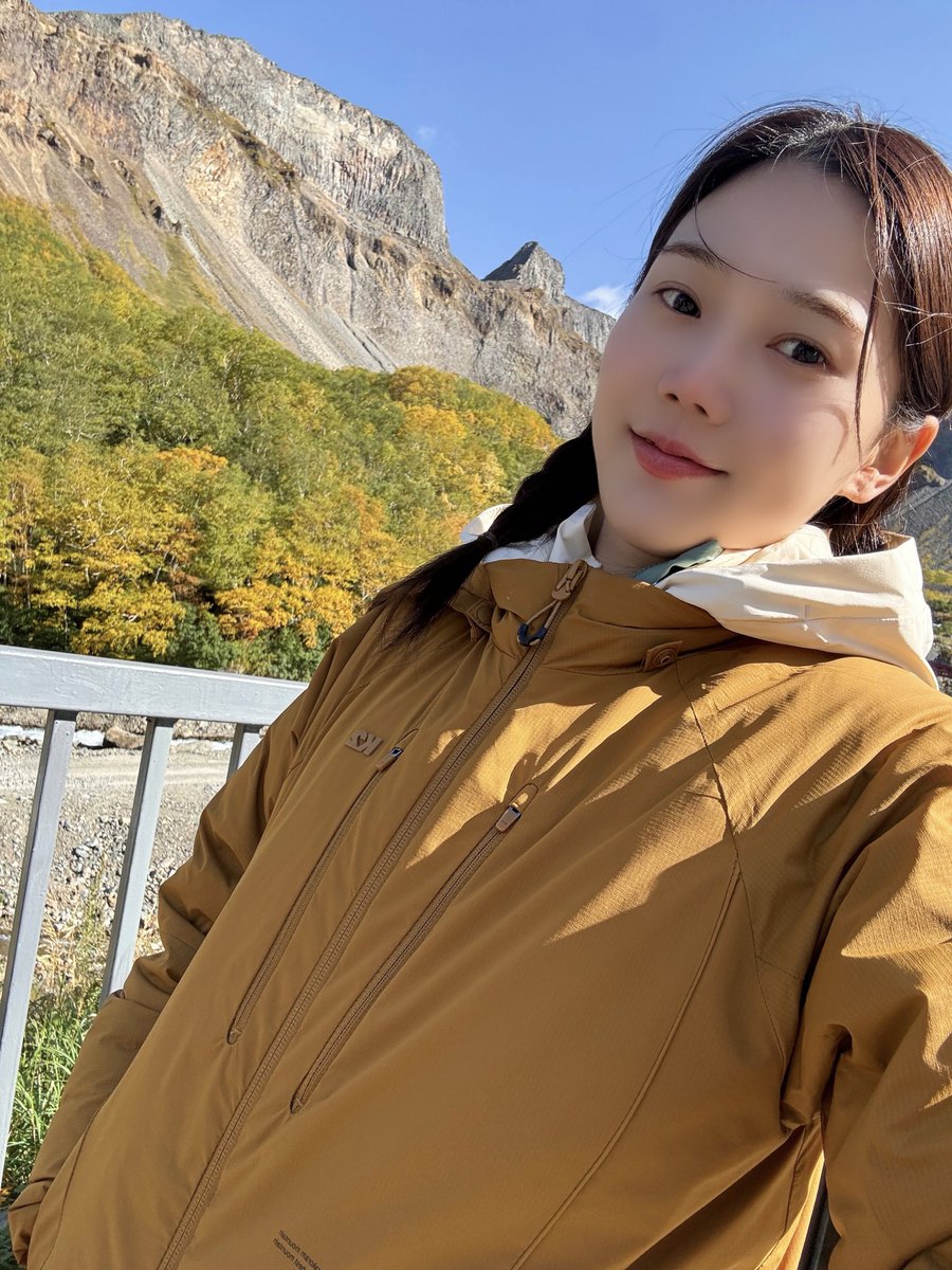 A moment captured by OH MY GIRL's fan