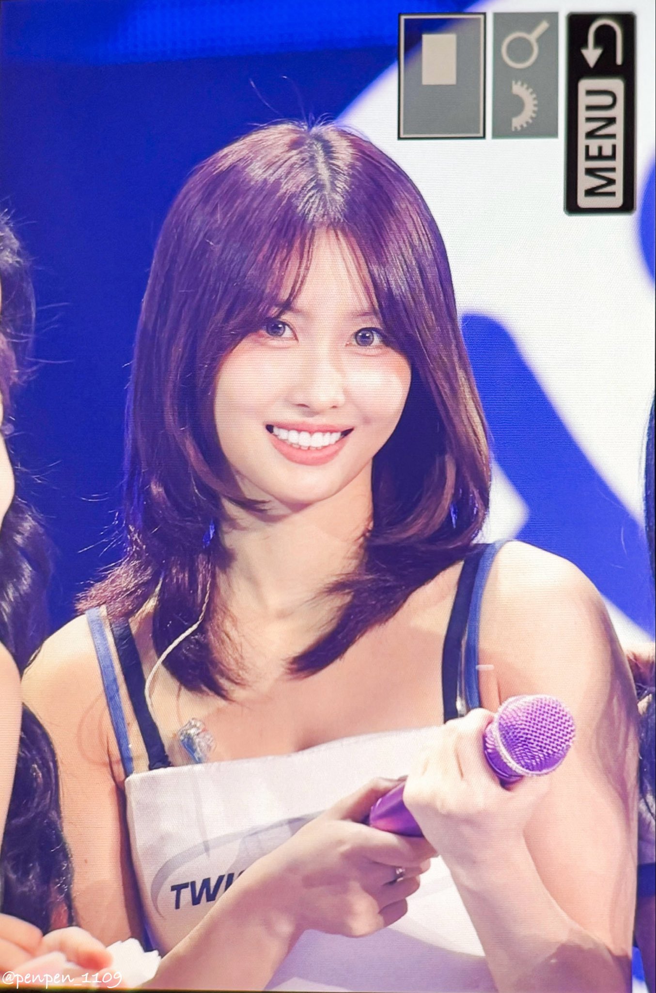 Momen yang diabadikan oleh penggemar Momo (TWICE)