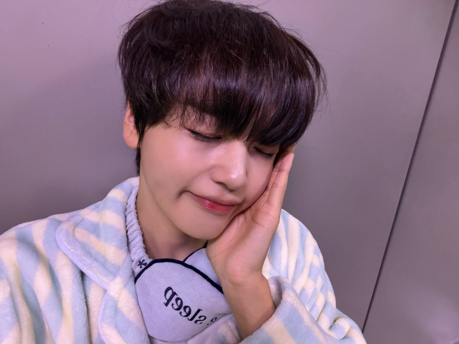 亨俊 (CRAVITY)的幕后花絮