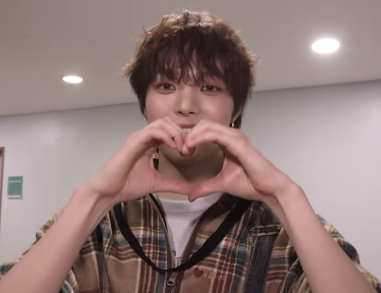 Latest photo of EJ (&TEAM)