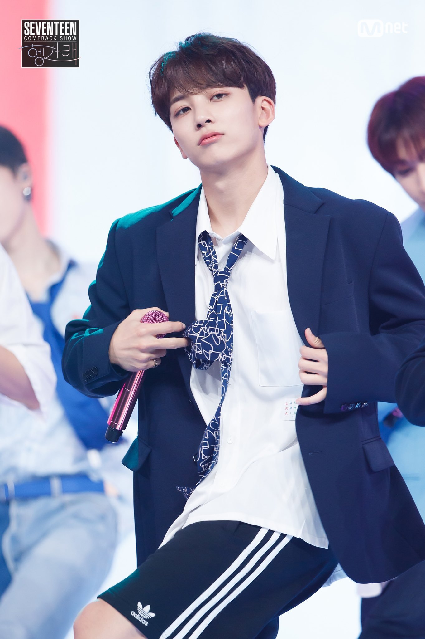 Recent activity shot of Jeonghan (SEVENTEEN)