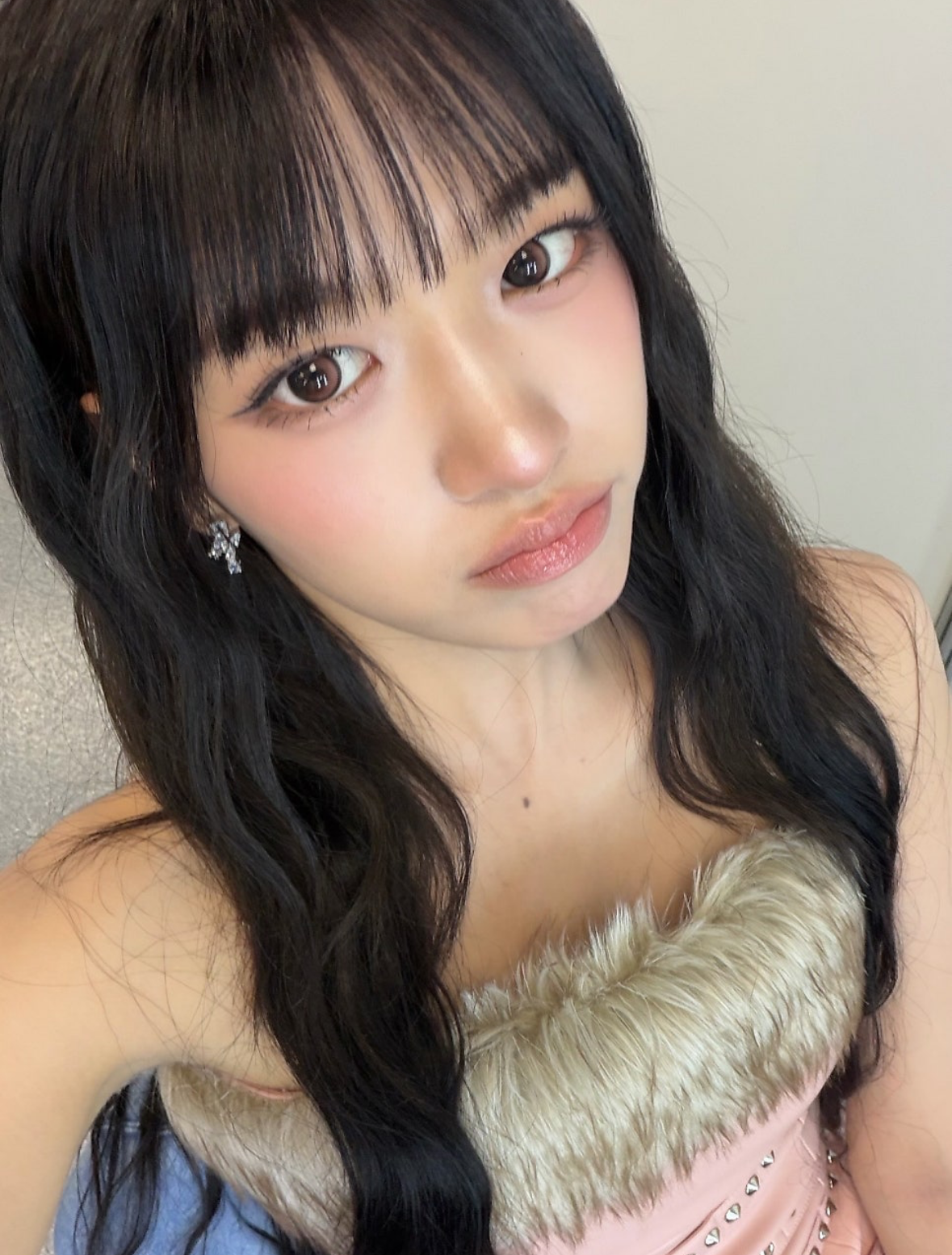 アン・ユジン (IVE)の舞台裏ショット