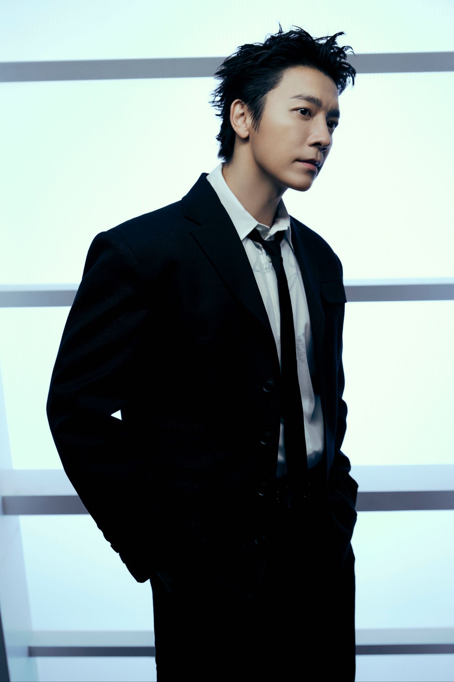 Behind-the-scenes cut of Donghae (Super Junior)