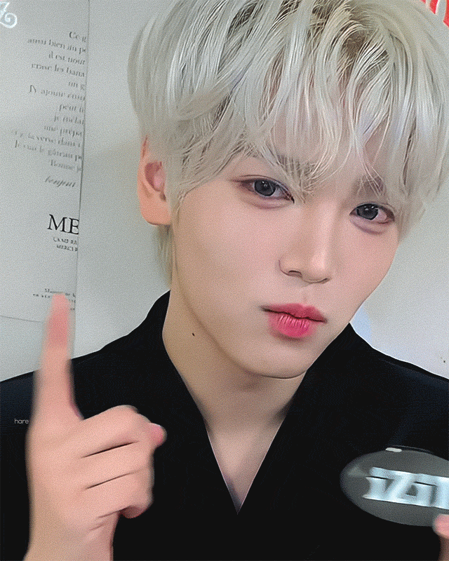 A moment captured by Jang Haneum's fan