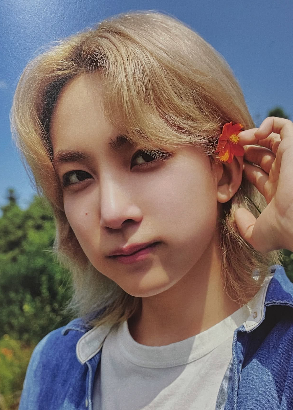 Recent activity shot of Jeonghan (SEVENTEEN)