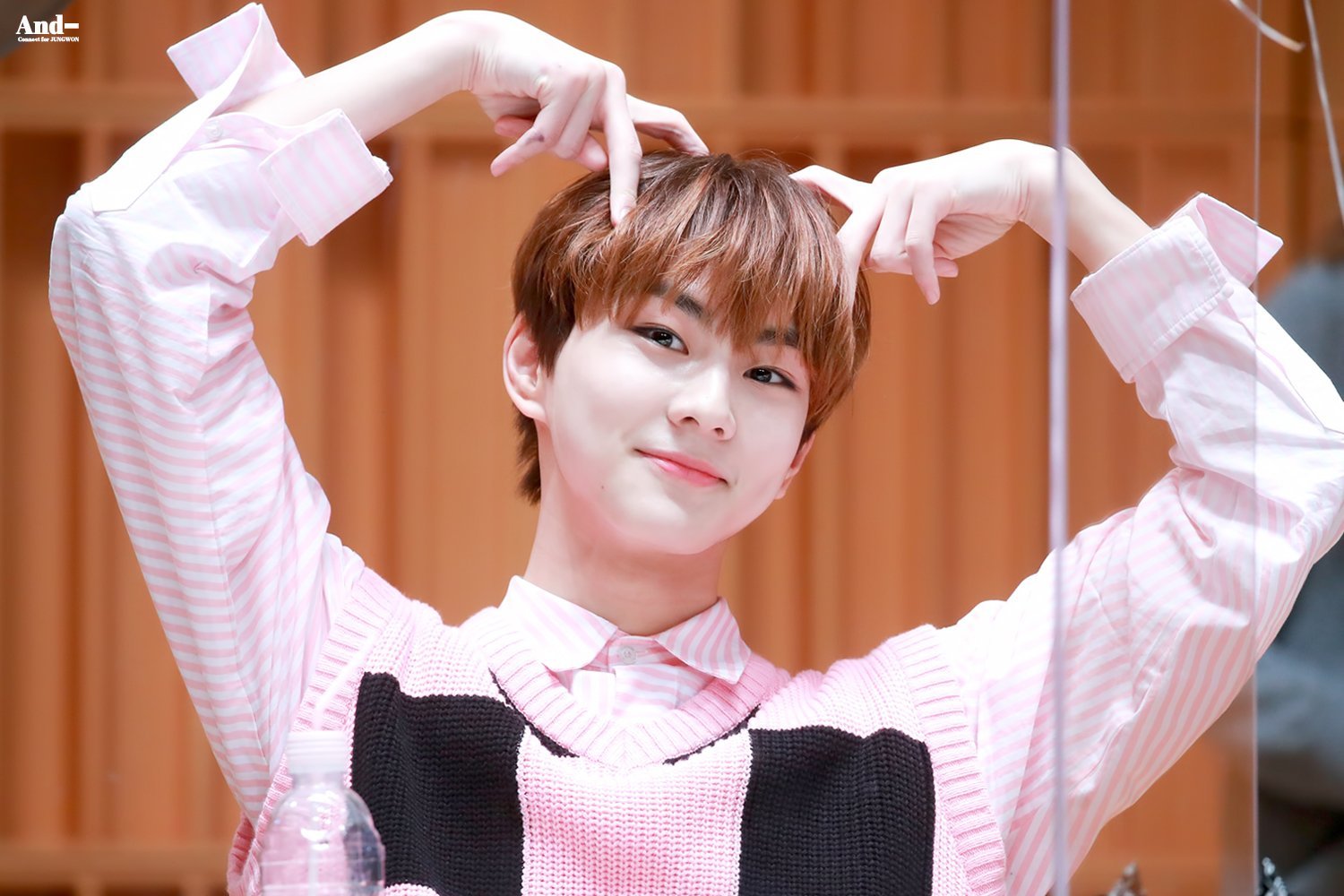 Latest photo of Jungwon (ENHYPEN)
