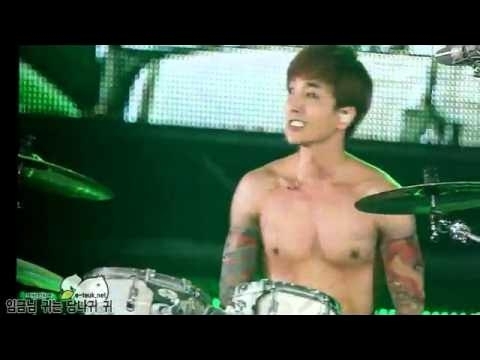 A moment captured by Leeteuk (Super Junior)'s fan
