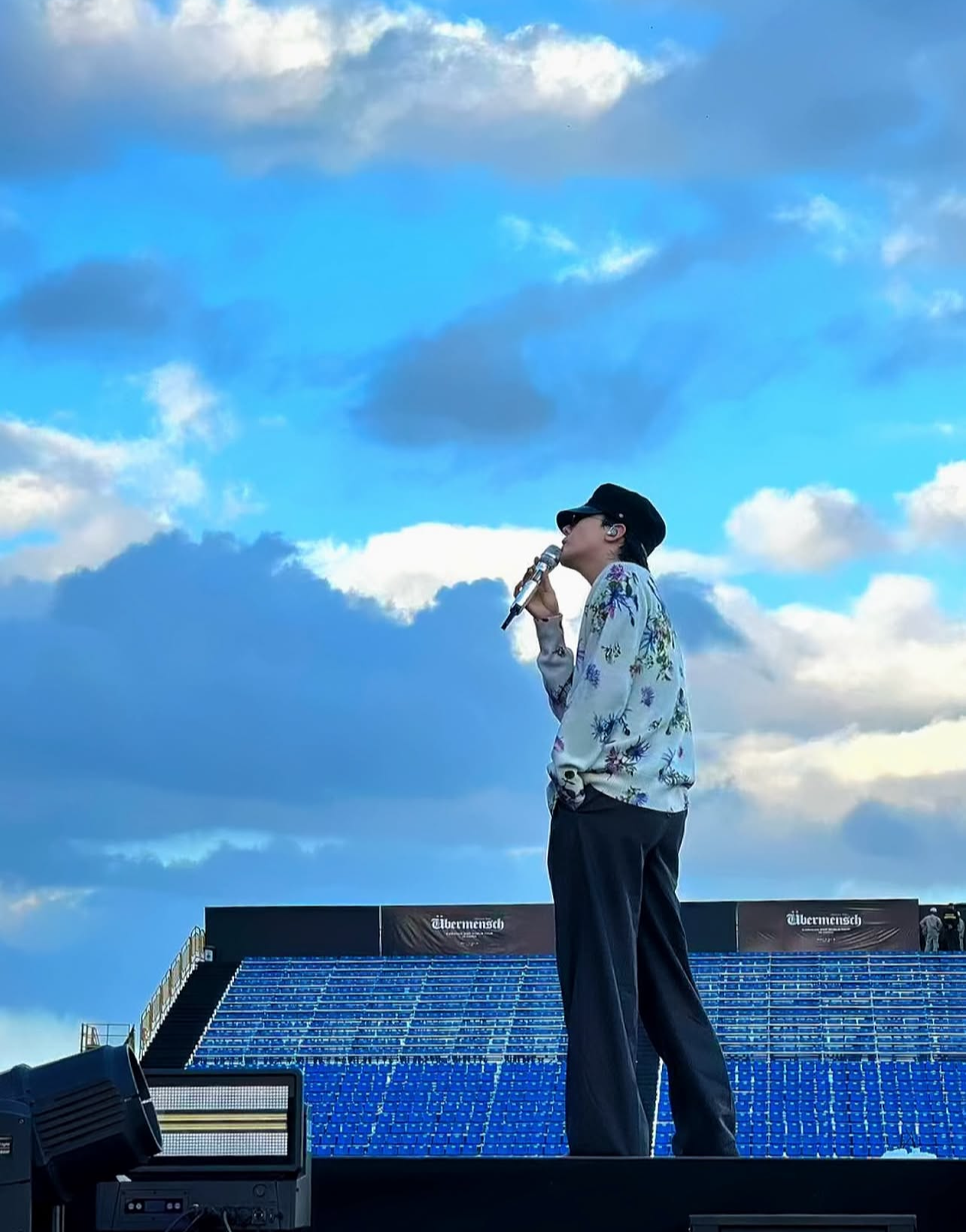 Recent activity shot of G-DRAGON (BIGBANG)