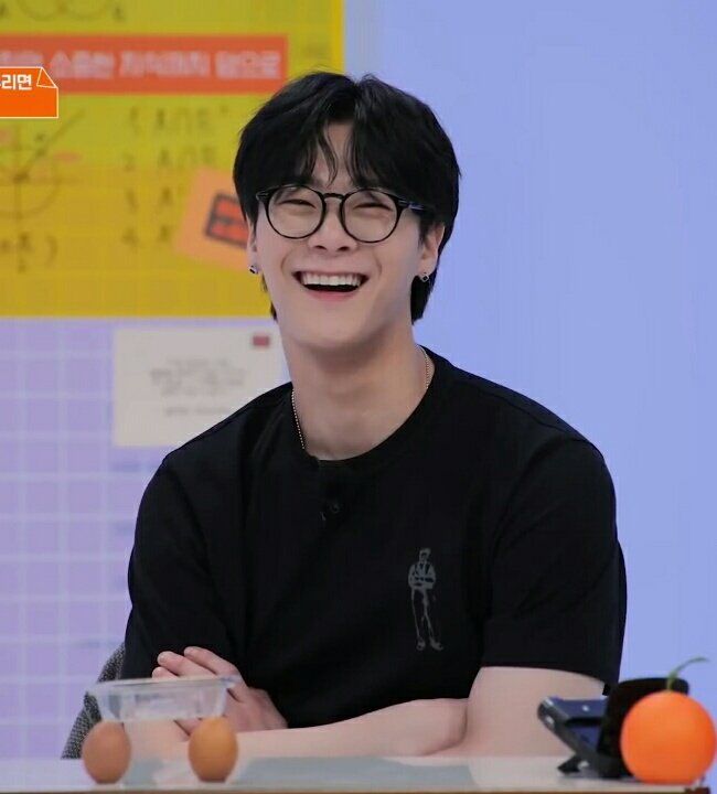 Latest photo of Moonbin (ASTRO)