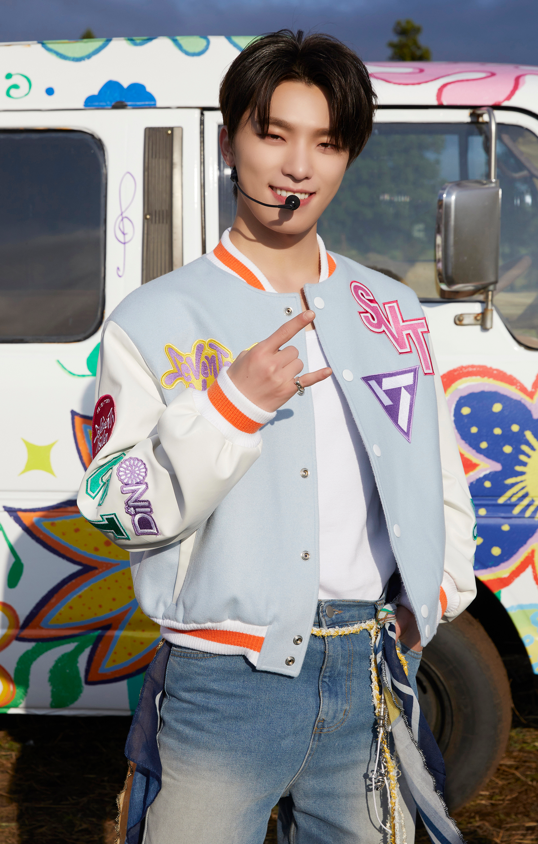 Recent activity shot of Dino (SEVENTEEN)