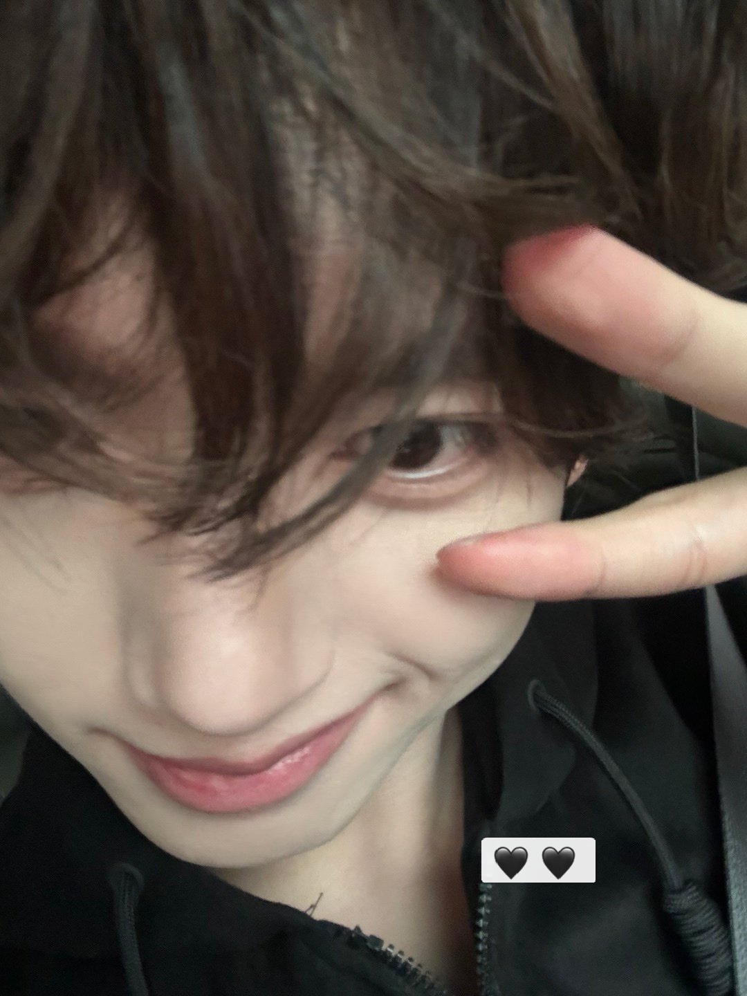Recent activity shot of Han Yujin (ZEROBASEONE)