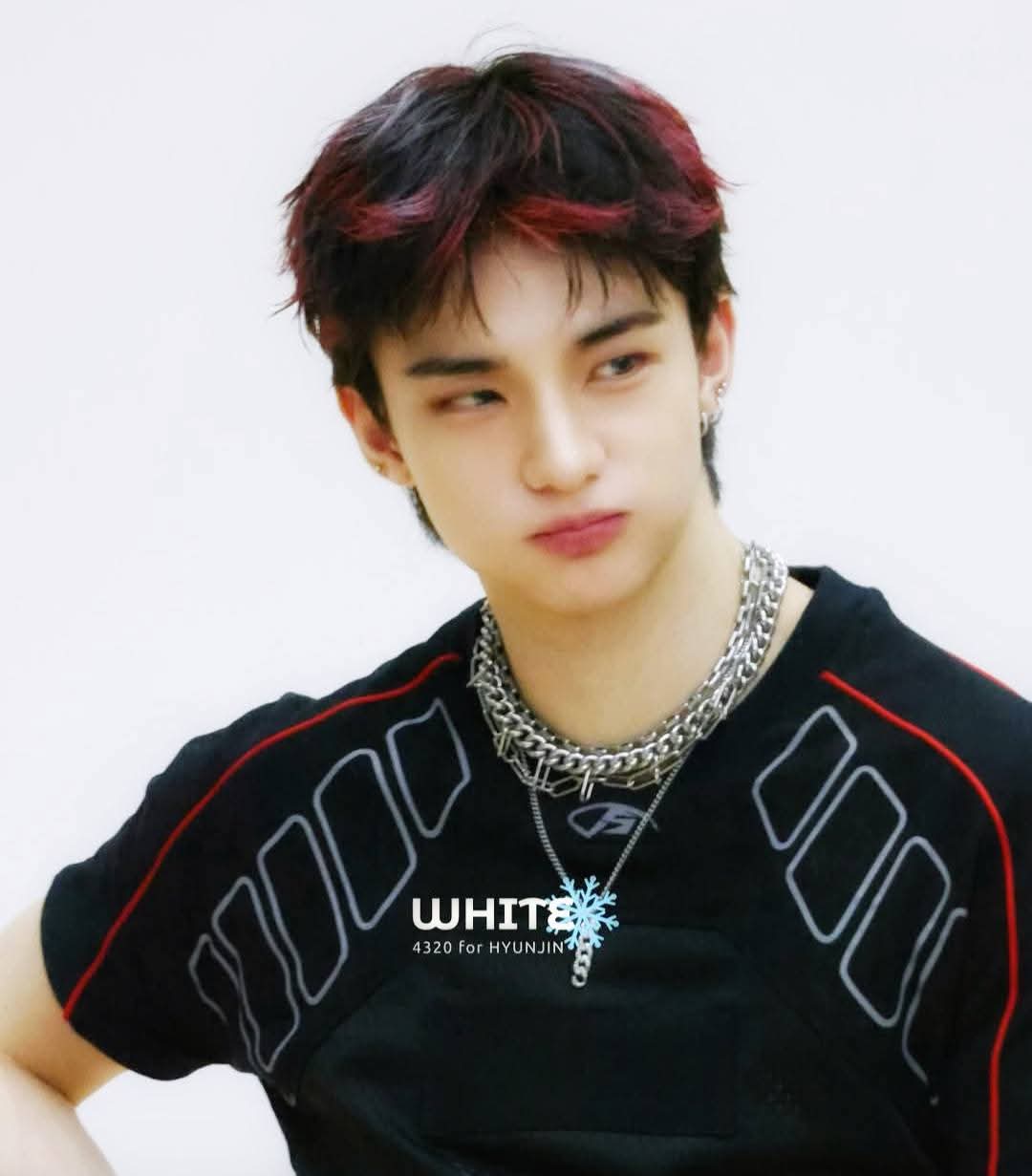 Behind-the-scenes cut of Hyunjin (Stray Kids)