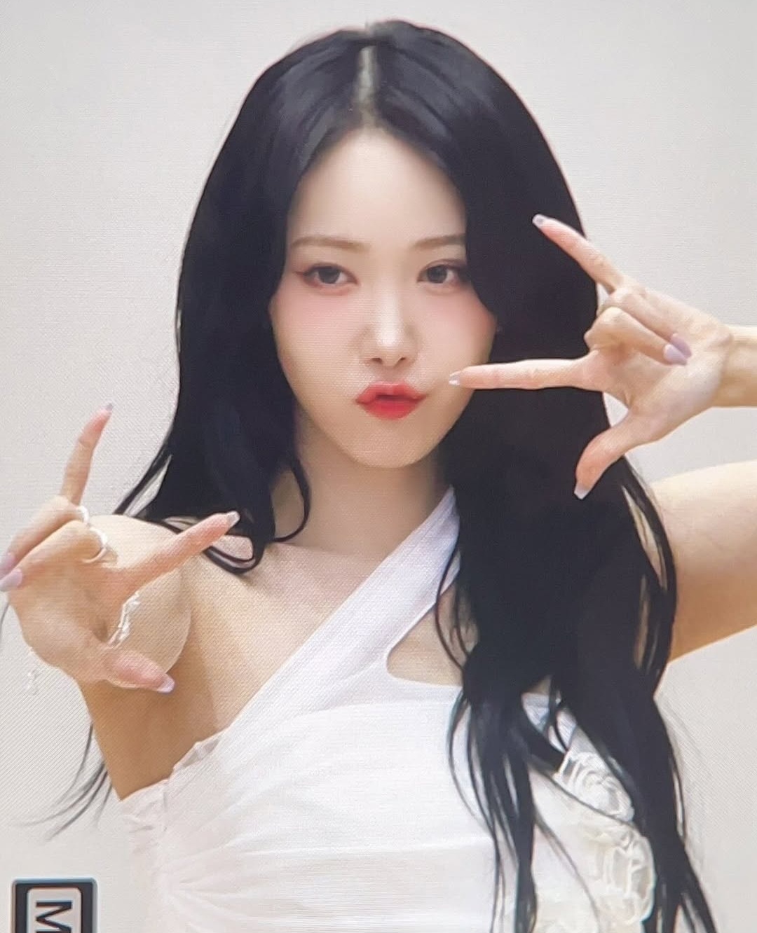 Latest photo of SinB (GFRIEND, VIVIZ)