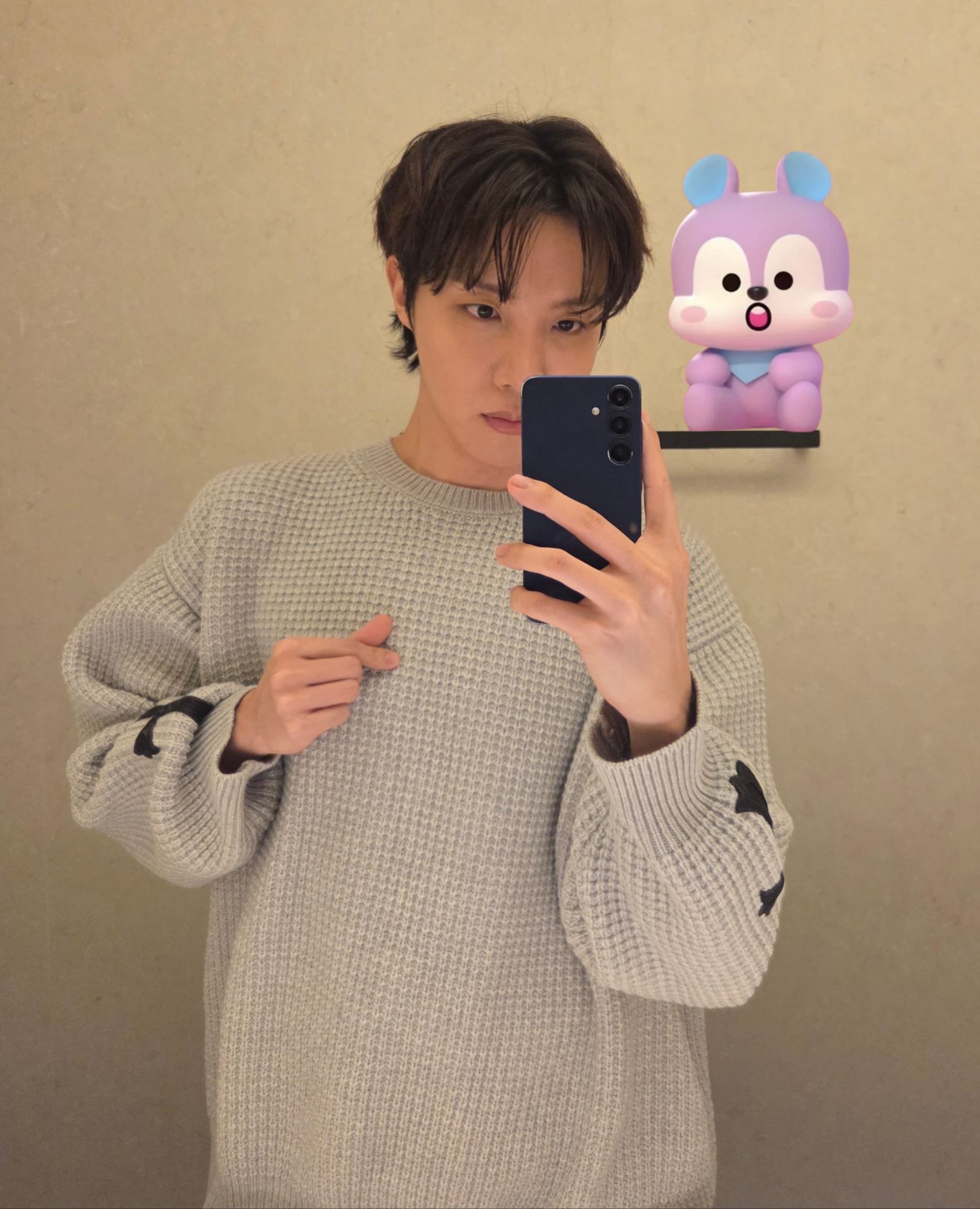 Momen yang diabadikan oleh penggemar j-hope (BTS)