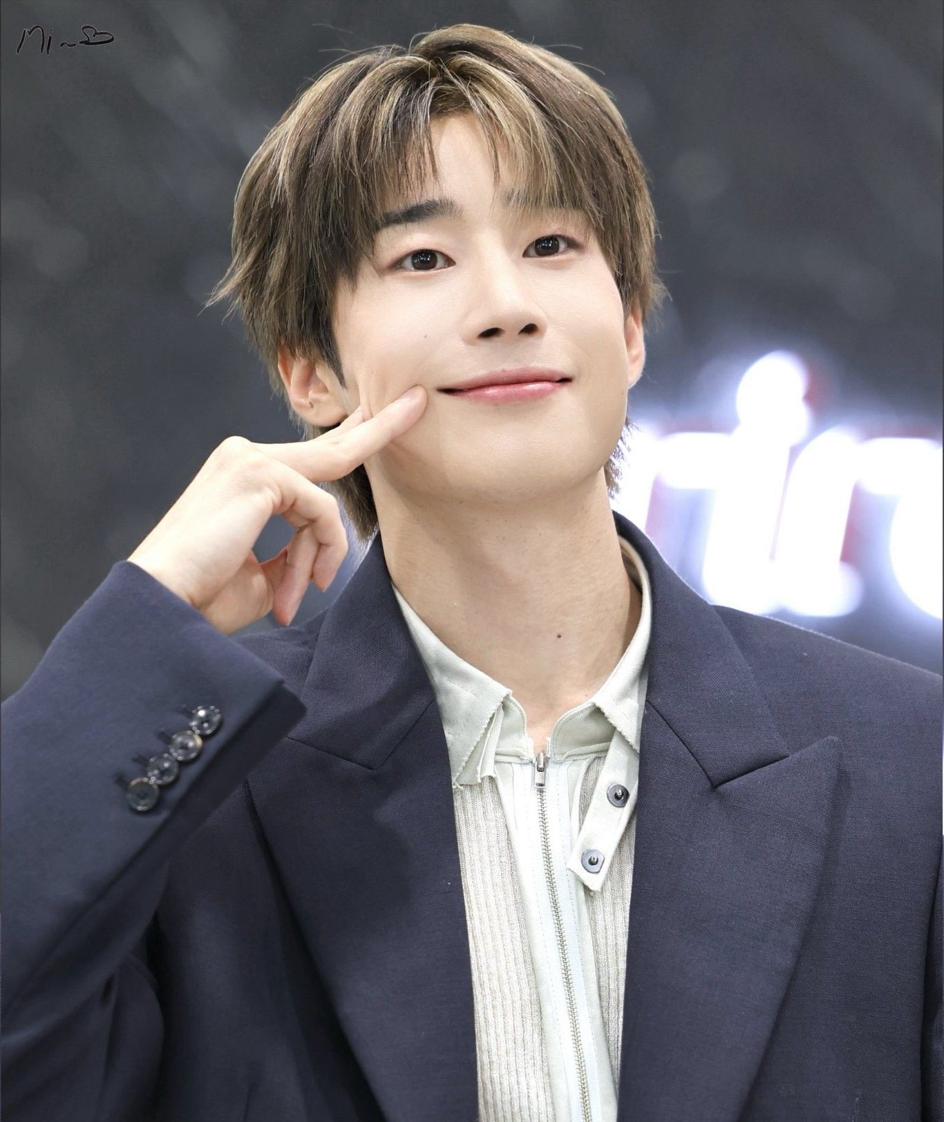 Foto aktivitas terbaru Han Seungwoo