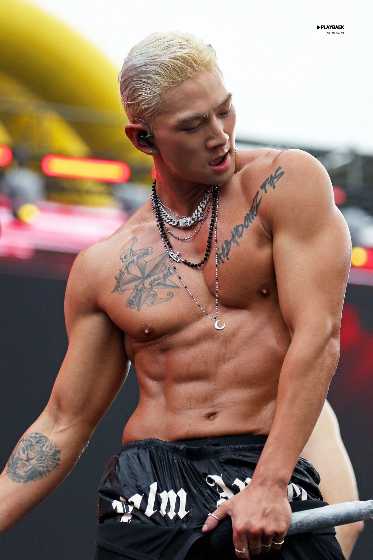 A moment captured by Baekho's fan