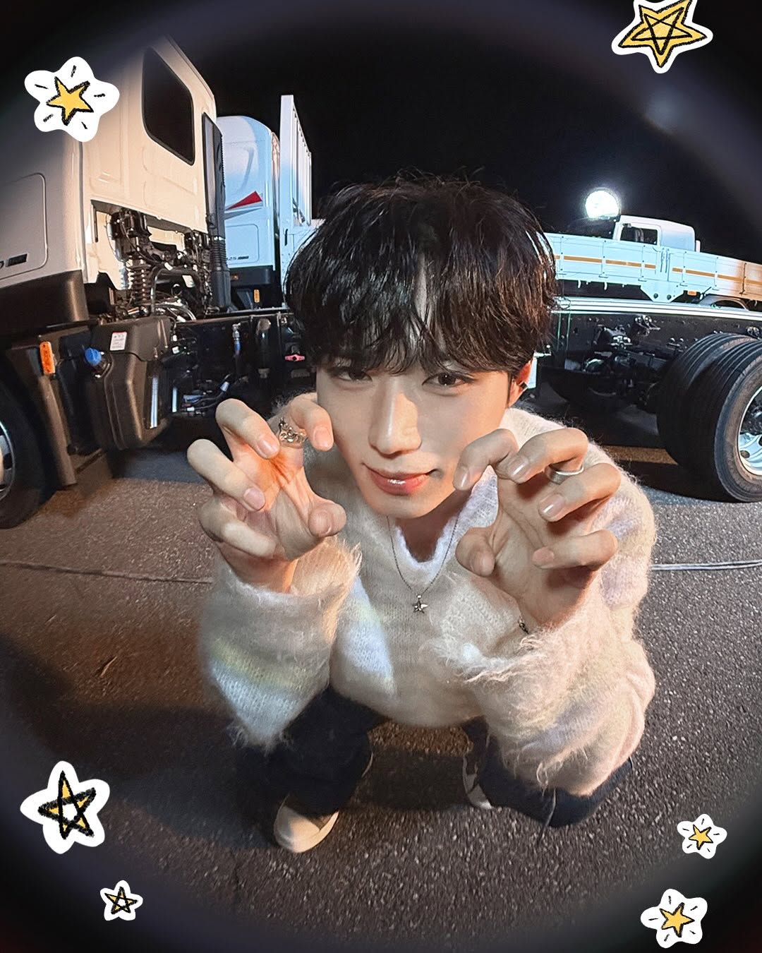 Behind-the-scenes cut of Kim Junseo (ALPHA DRIVE ONE)