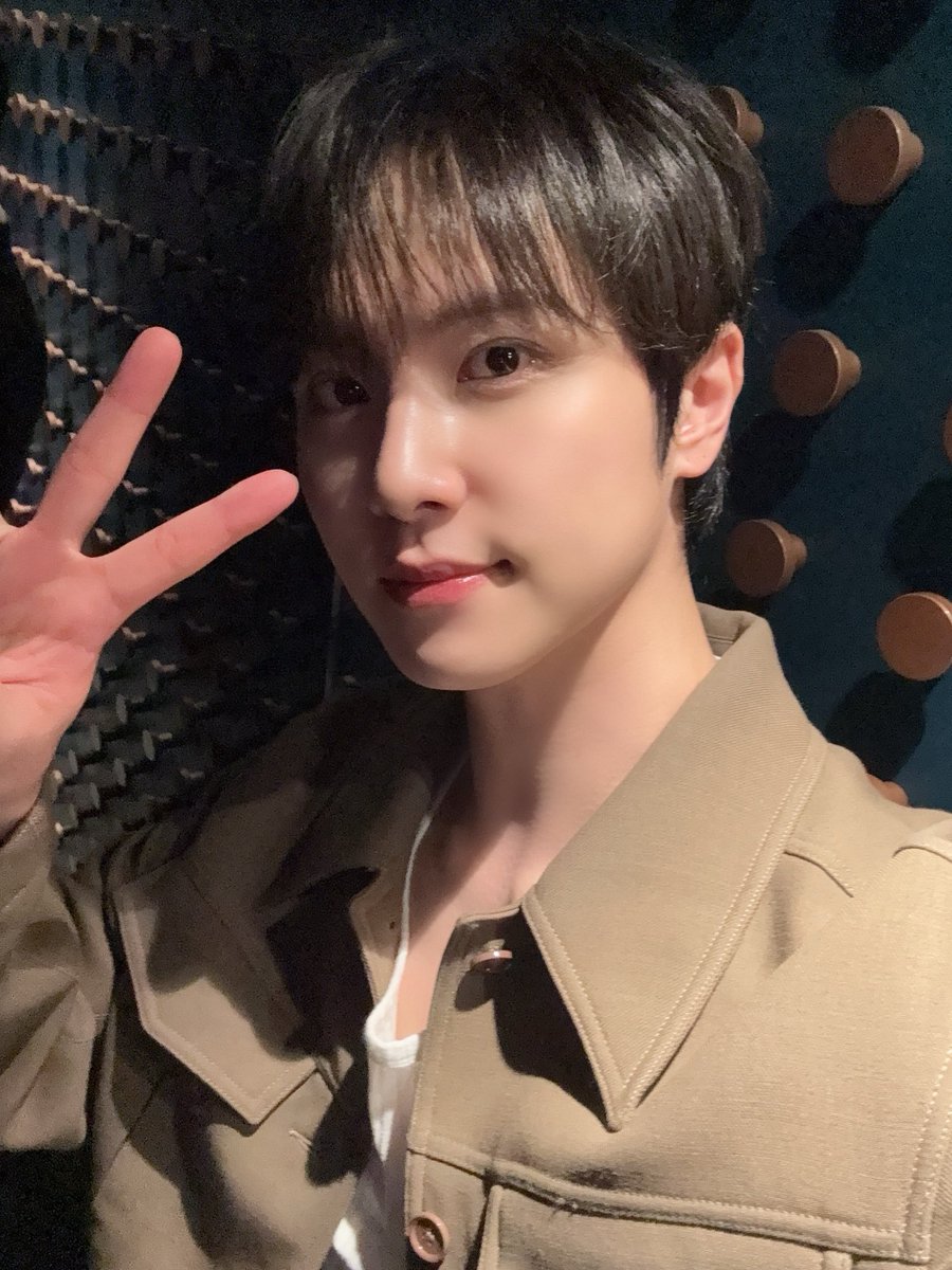 A moment captured by WEi's fan