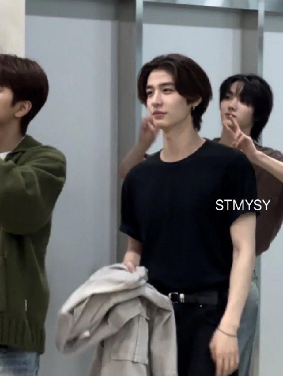Recent activity shot of Leehan (BOYNEXTDOOR)