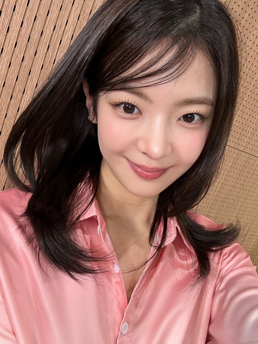 Behind-the-scenes cut of ITZY