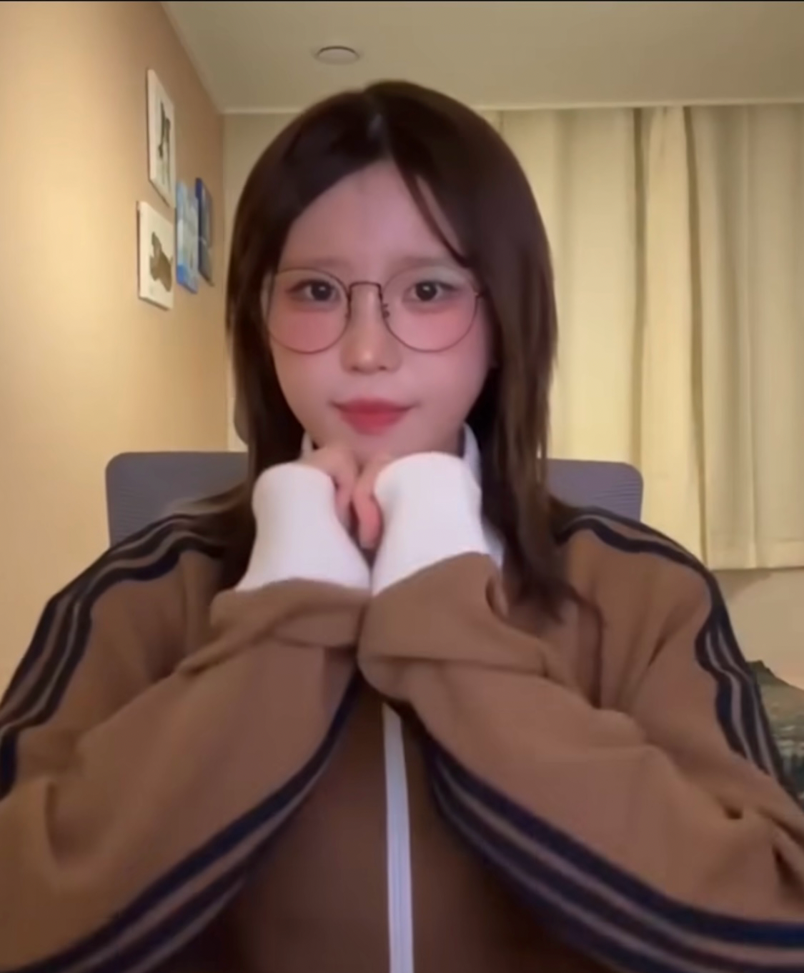 Behind-the-scenes cut of Song Hayoung (fromis_9)