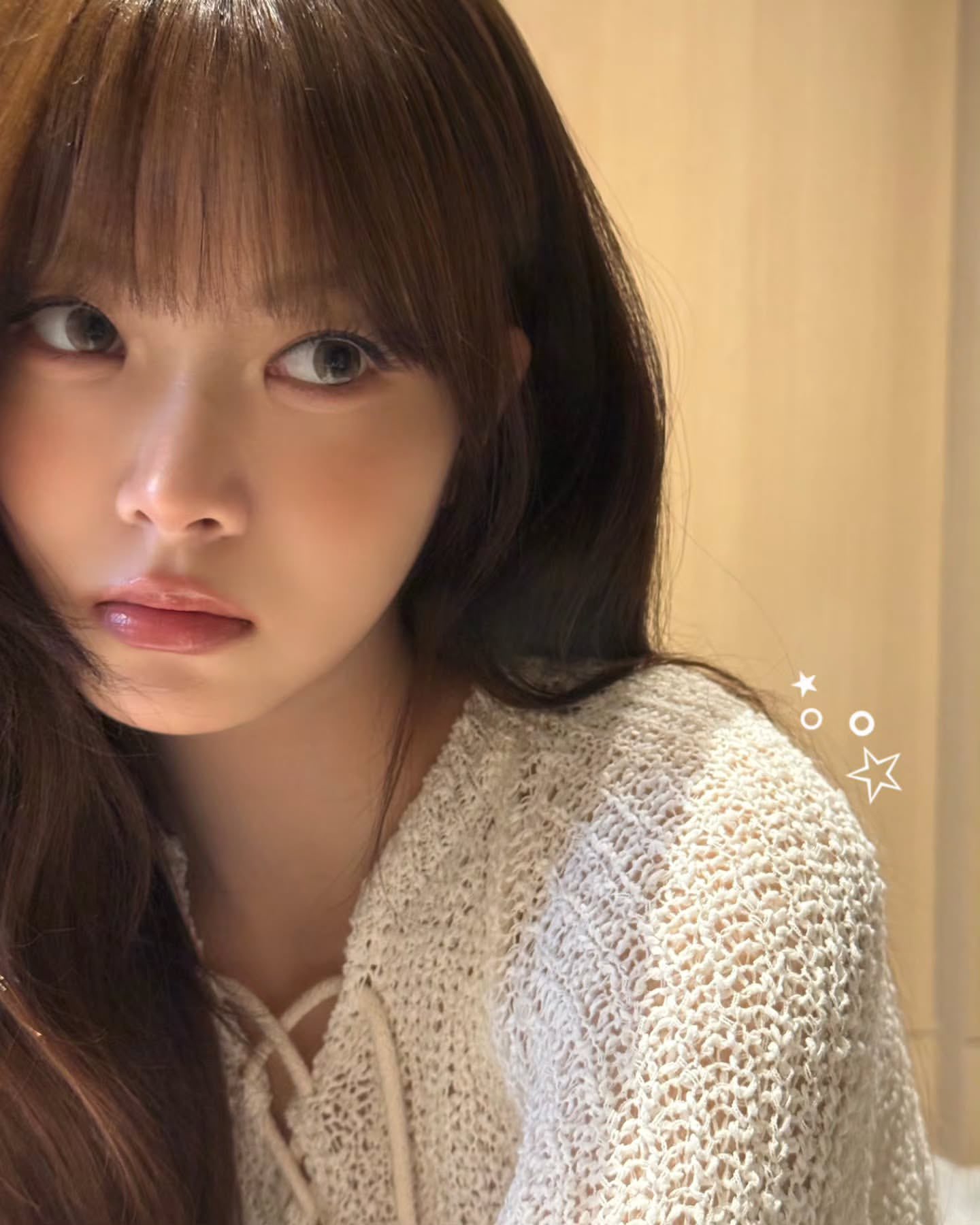 Behind-the-scenes cut of Hong Eunchae (LE SSERAFIM)
