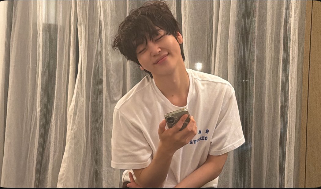 형준 (CRAVITY)의 최신 사진