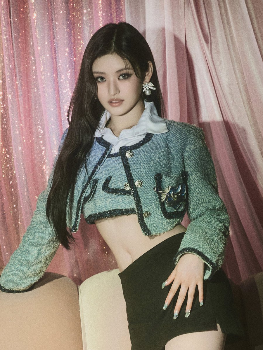 Behind-the-scenes cut of FIFTY FIFTY