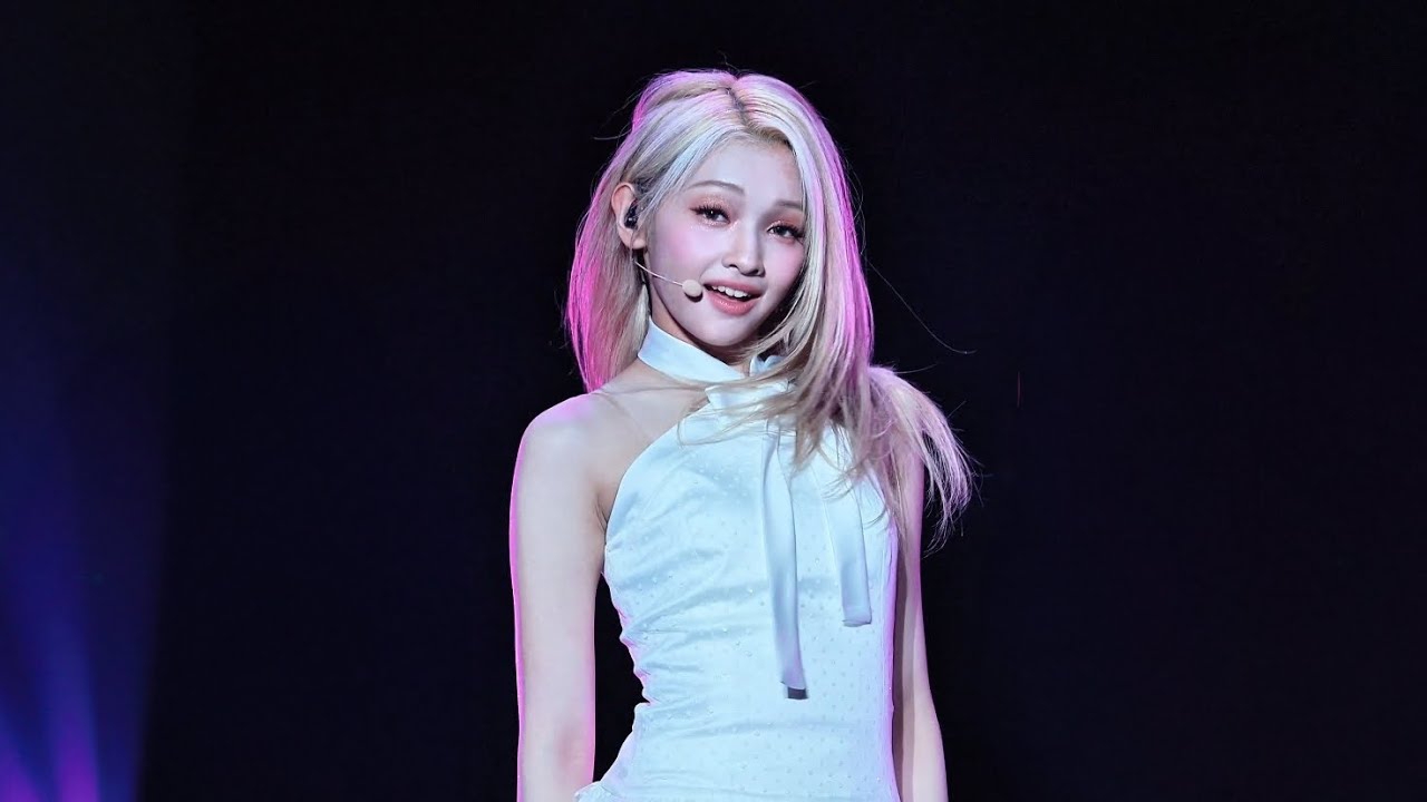 A moment captured by Gehlee (UNIS)'s fan