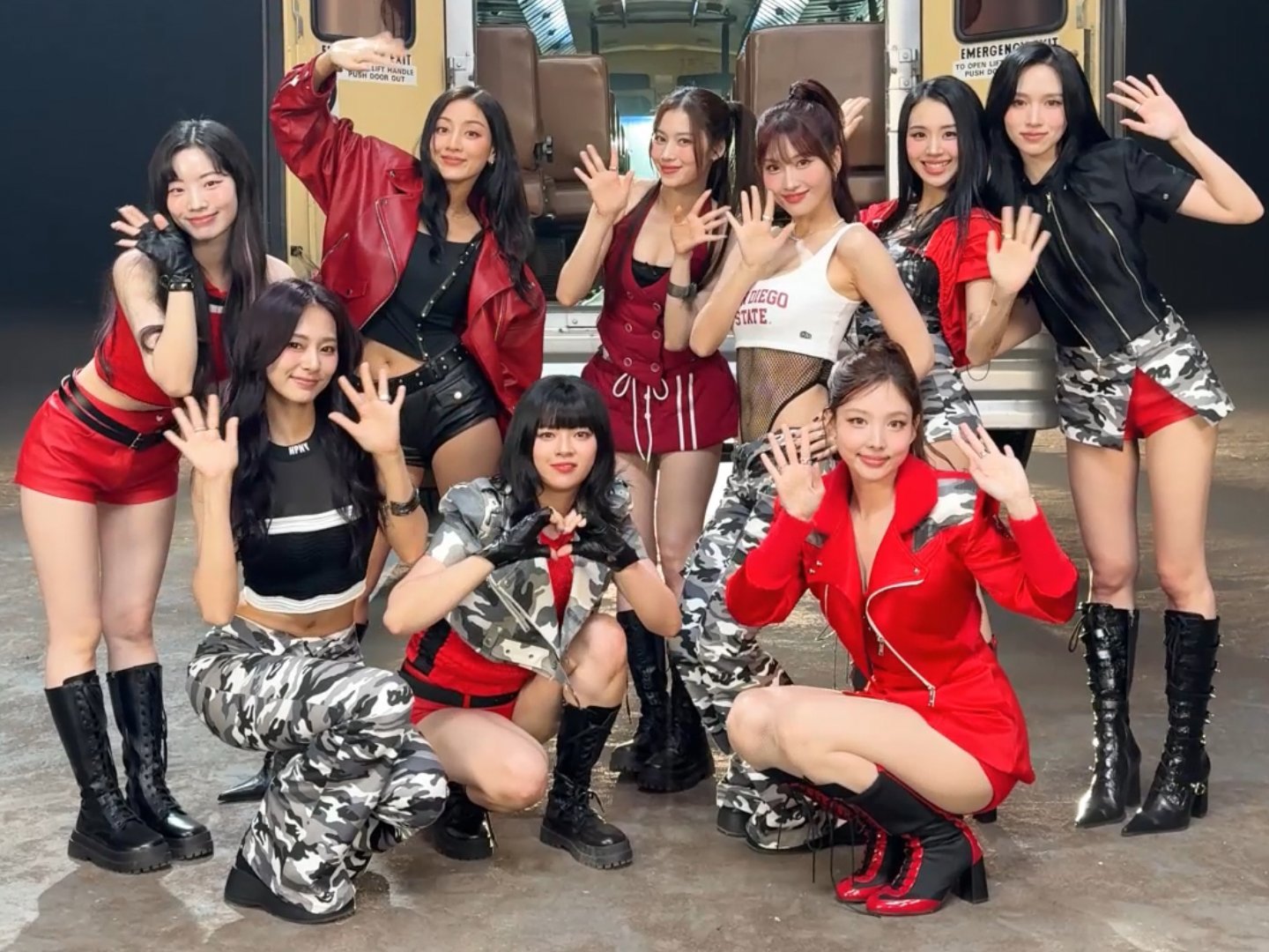 Foto aktivitas terbaru TWICE