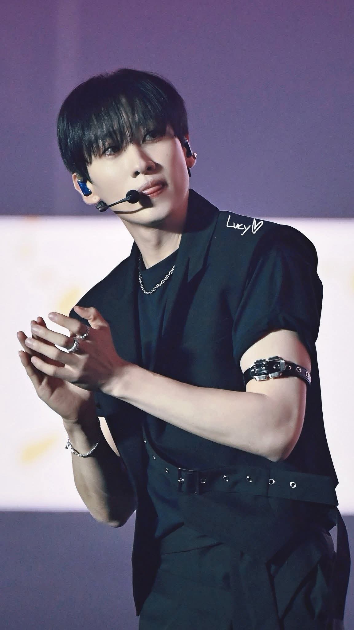 A moment captured by Eunhyuk (Super Junior)'s fan