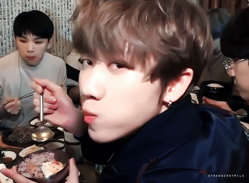 A moment captured by The 8 (SEVENTEEN)'s fan