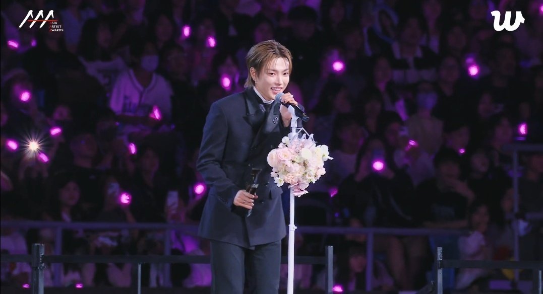 Recent activity shot of Hongjoong (ATEEZ)