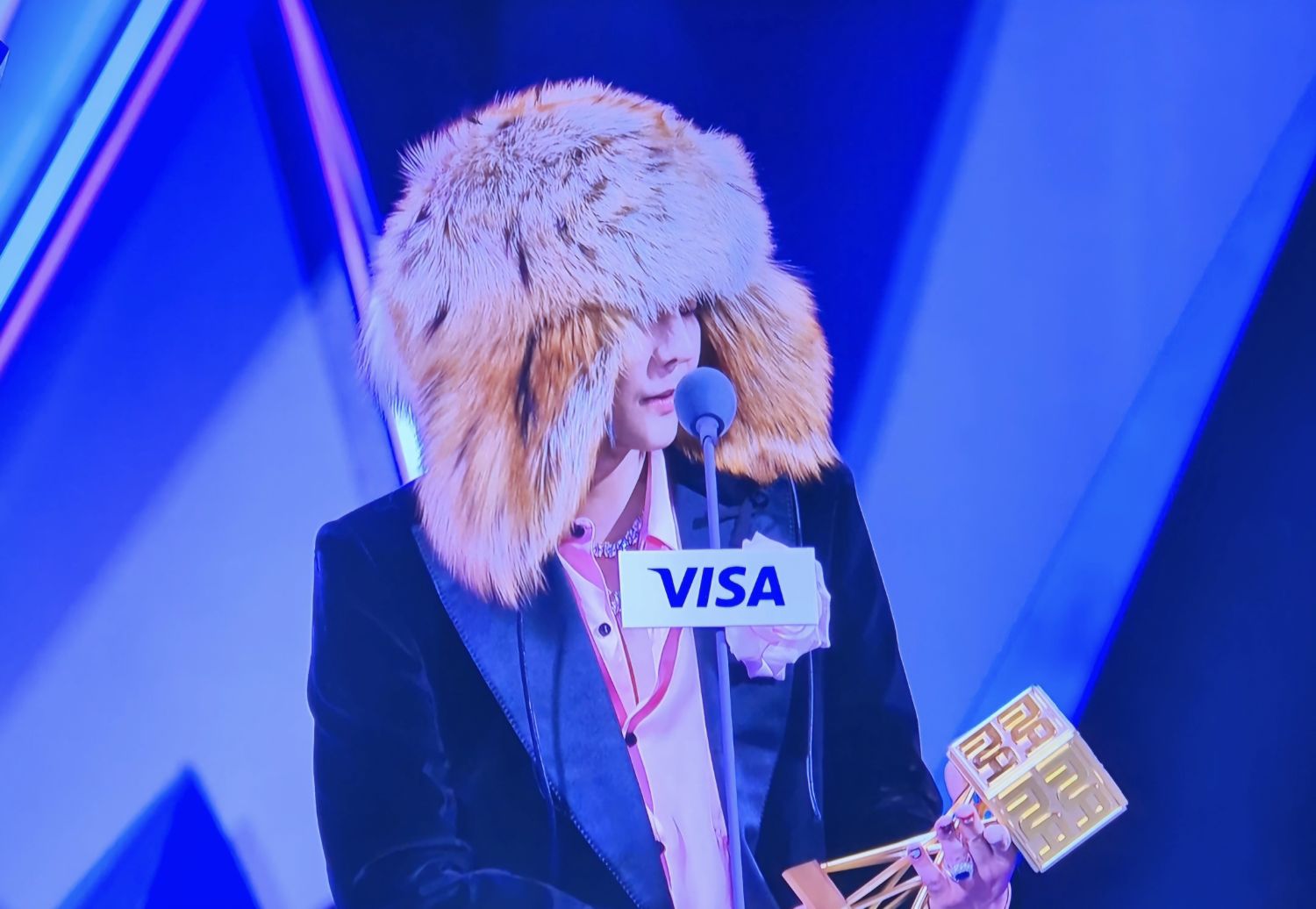 Recent activity shot of G-DRAGON (BIGBANG)