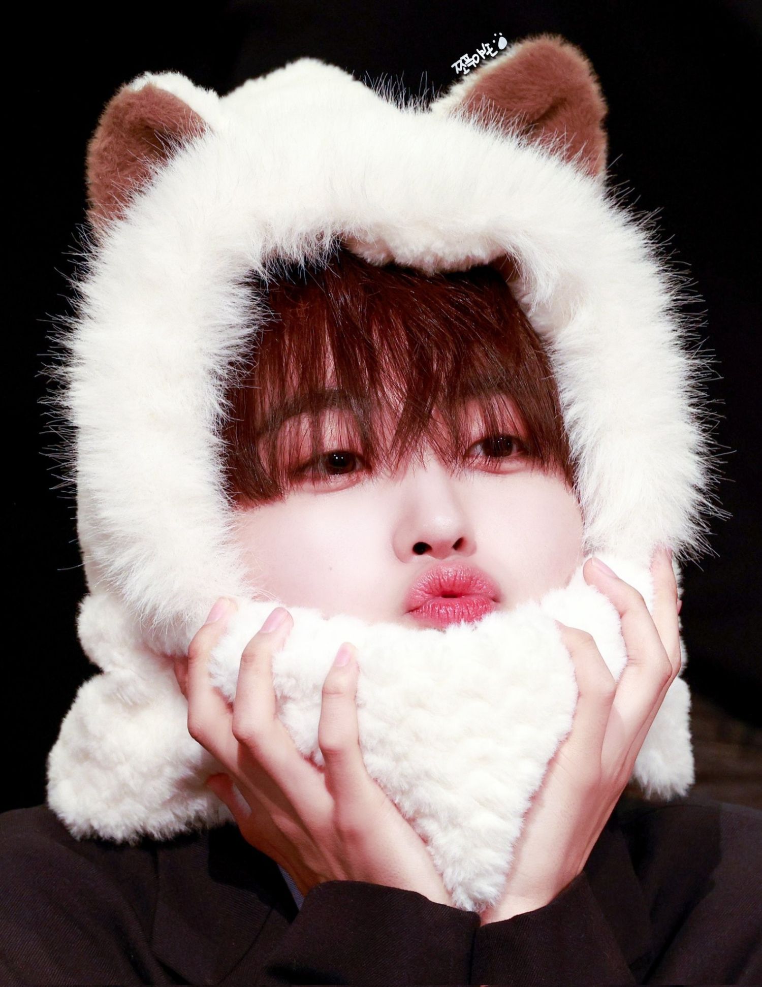 Recent activity shot of Hyeongjun (CRAVITY)