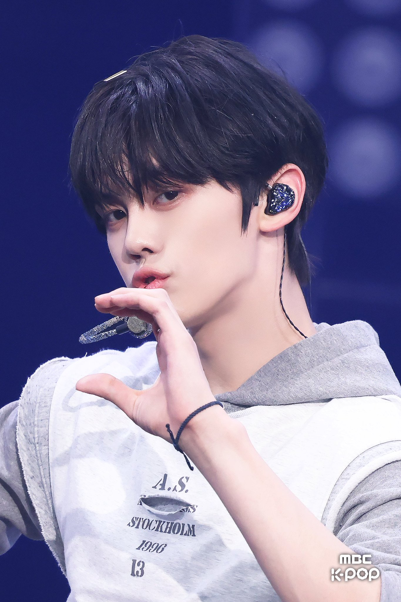 Behind-the-scenes cut of Kim Gyuvin (ZEROBASEONE)