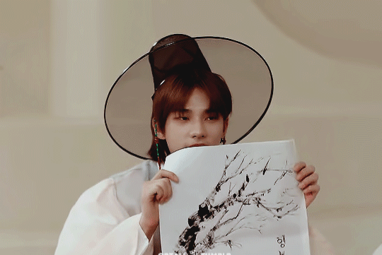 A moment captured by Hyunjin (Stray Kids)'s fan