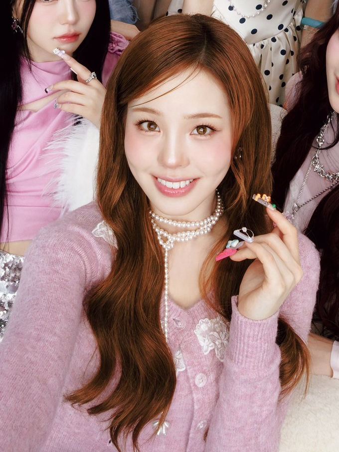 Behind-the-scenes cut of Mako (NiziU)