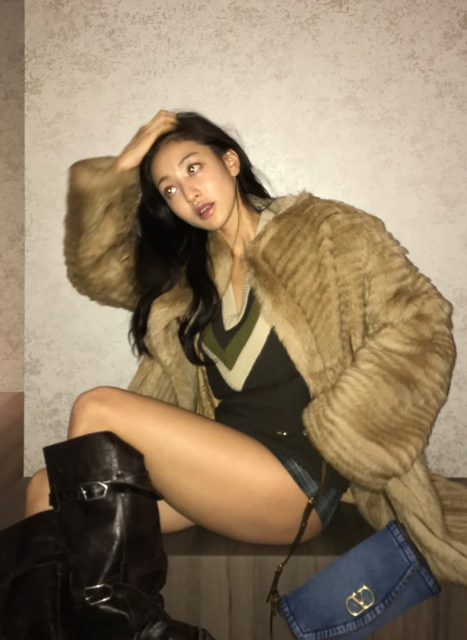 Recent activity shot of Jihyo (TWICE)