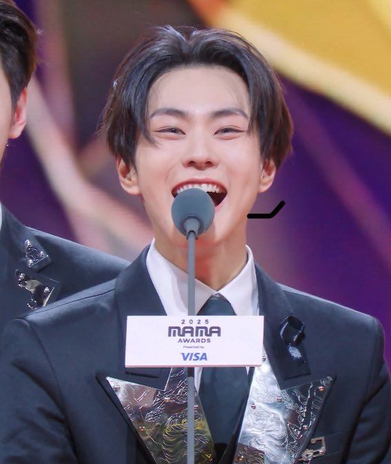 Behind-the-scenes cut of Jungwon (ENHYPEN)