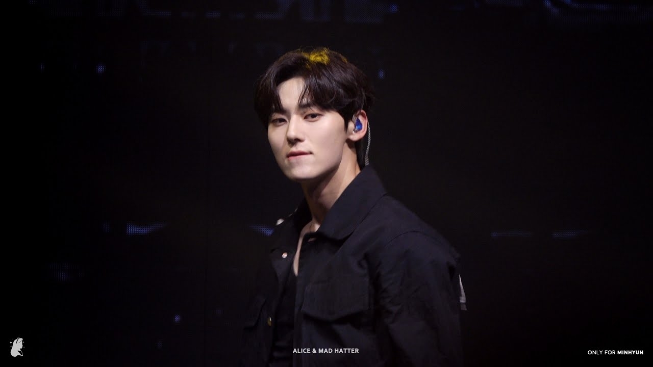 Behind-the-scenes cut of Hwang Minhyun