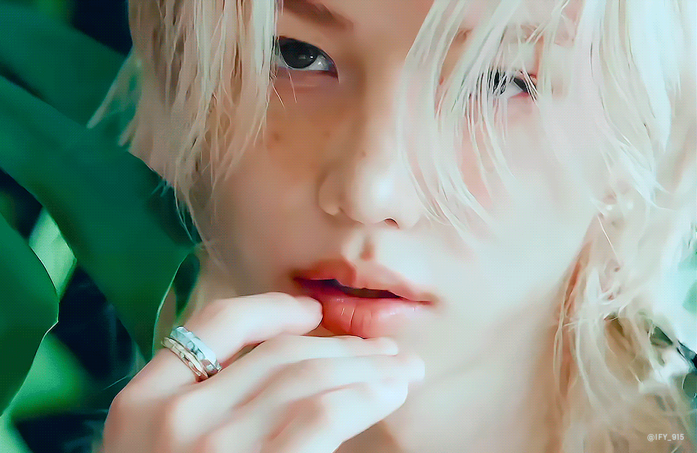 Latest photo of Felix (Stray Kids)