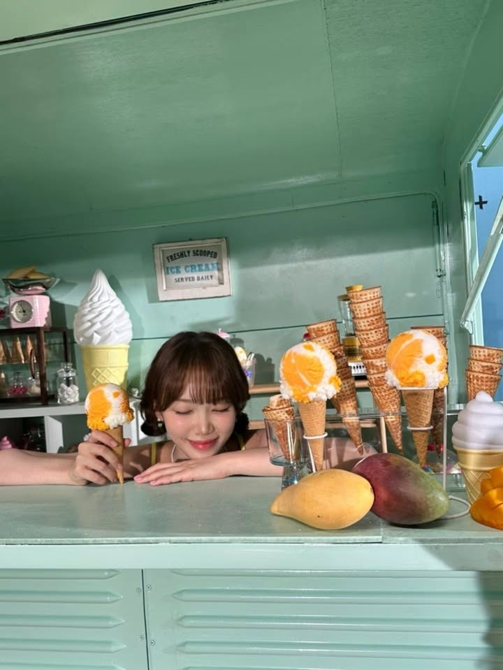 Potret di balik layar Kim Chaewon (LE SSERAFIM)